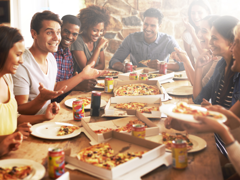 How to Host the Perfect Outdoor Pizza Party